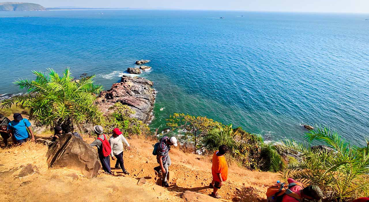 gokarna beach trek in monsoon